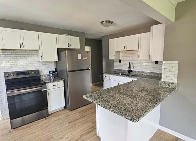 Property at 1697 Rose Pl, Roseville, MN 55113, 3 beds, 3 baths