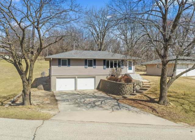 Property at 607 Southtown Heights Dr SW, Rochester, MN 55902, 4 beds, 2 baths