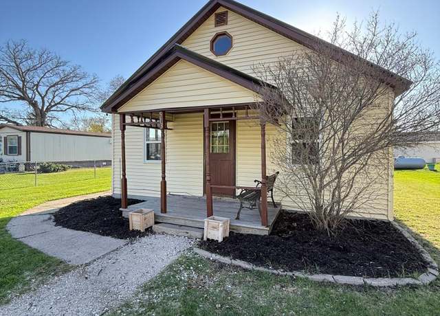 Property at 513 Water Ave N, Saint Hilaire, MN 56754, 2 beds, 1 bath