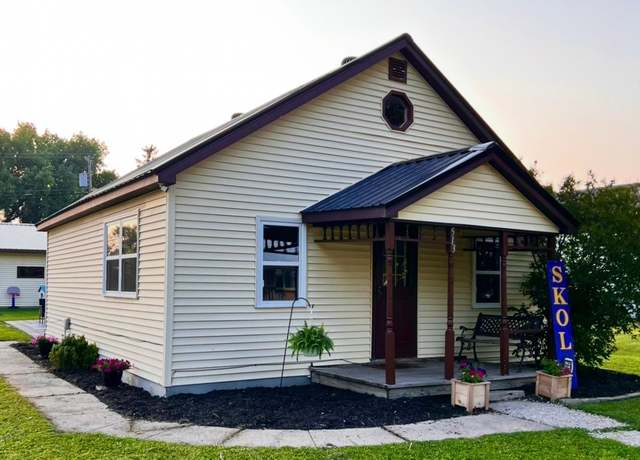 Property at 513 Water Ave N, Saint Hilaire, MN 56754, 2 beds, 1 bath