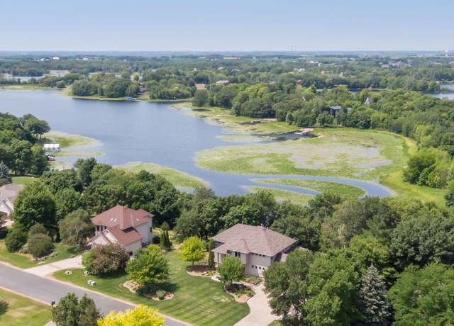 Property at 1017 Vista Ridge Ln, Shakopee, MN 55379, 5 beds, 5 baths