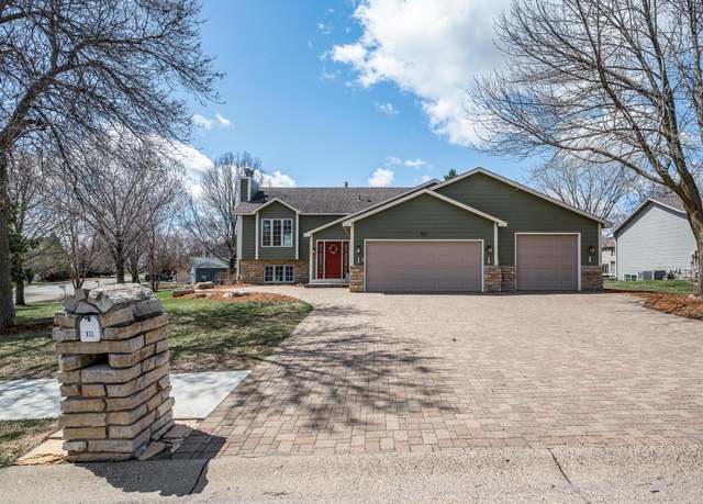 Property at 931 Saddlebrook Trl, Chanhassen, MN 55317, 4 beds, 2 baths