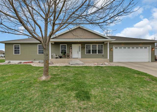 Property at 2208 23rd St SW, Willmar, MN 56201, 4 beds, 3 baths