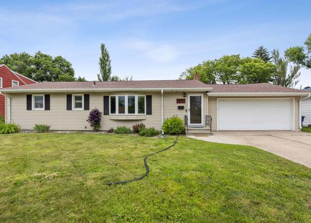 Property at 1512 10th Ave S, Moorhead, MN 56560, 5 beds, 2 baths