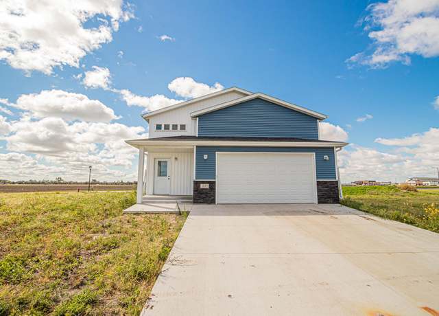 Property at 1615 5th Ave NE, Dilworth, MN 56529, 4 beds, 2 baths