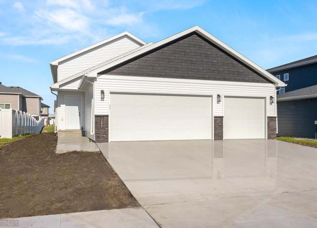 Property at 7279 26th St S, Fargo, ND 58104, 3 beds, 3 baths