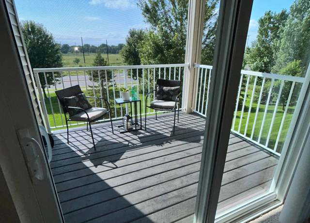 Property at 1590 Parkwood Dr #210, Woodbury, MN 55125, 2 beds, 2 baths