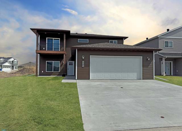 Property at 405 16th St NE, Dilworth, MN 56529, 4 beds, 3 baths
