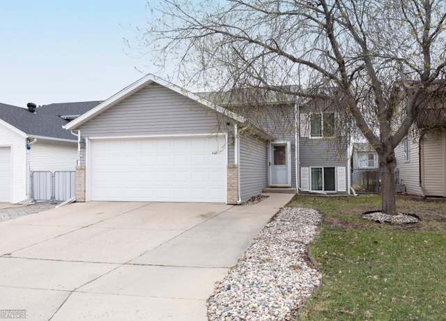 Property at 746 49th St S, Fargo, ND 58103, 4 beds, 2 baths