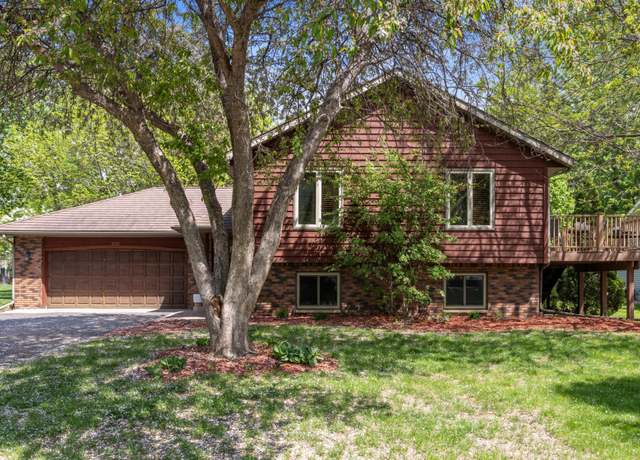 Property at 2012 E Highview Dr, Sauk Rapids, MN 56379, 4 beds, 2 baths