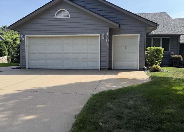 Property at 1607 Alvina St, Red Wing, MN 55066, 2 beds, 3 baths