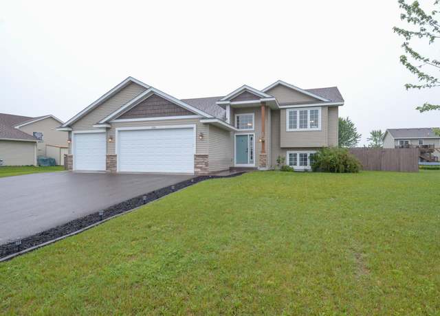 Property at 1046 Roosevelt St S, Cambridge, MN 55008, 3 beds, 1 bath