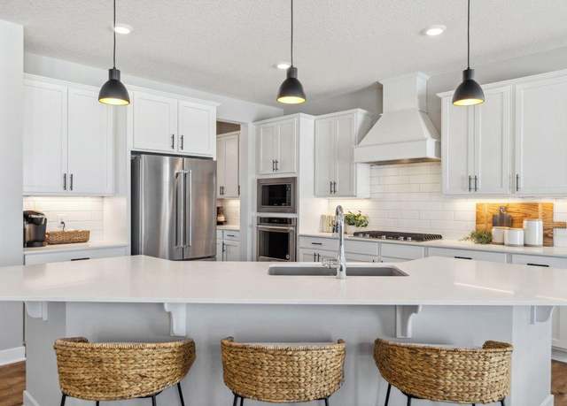 Property at 8361 Brumby Trl, Woodbury, MN 55129, 5 beds, 4 baths
