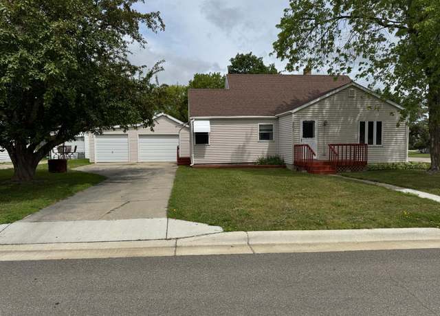 Property at 301 2nd Ave SW, Clearbrook, MN 56634, 3 beds, 1 bath
