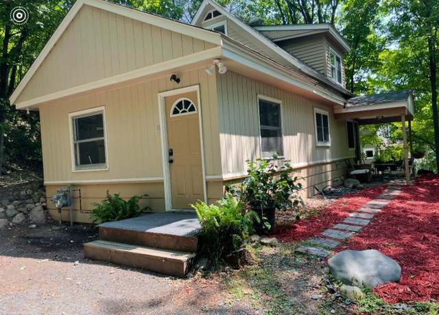 Property at 338 S Jefferson St, Saint Croix Falls, WI 54024, 3 beds, 1 bath