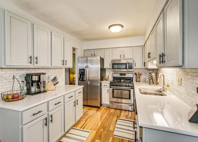 Property at 3948 Orchid Ln N, Plymouth, MN 55446, 2 beds, 2 baths
