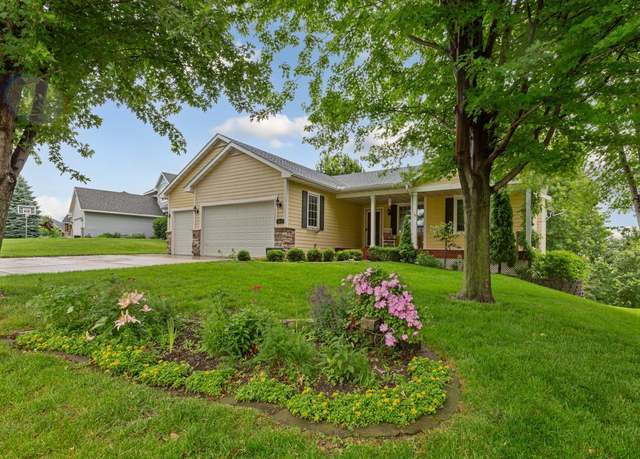 Property at 1809 Michigan Dr, Northfield, MN 55057, 5 beds, 3 baths