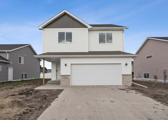 Property at 3851 19th St S, Moorhead, MN 56560, 3 beds, 3 baths