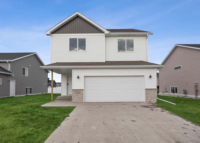 Property at 3851 19th St S, Moorhead, MN 56560, 3 beds, 3 baths