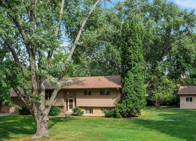 Property at 444 Maple Dell Rd, Cambridge, MN 55008, 5 beds, 2 baths