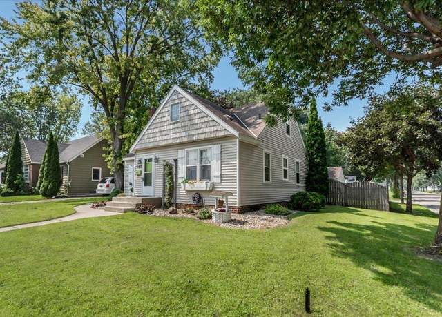 Property at 1102 3rd St SW, Willmar, MN 56201, 3 beds, 3 baths