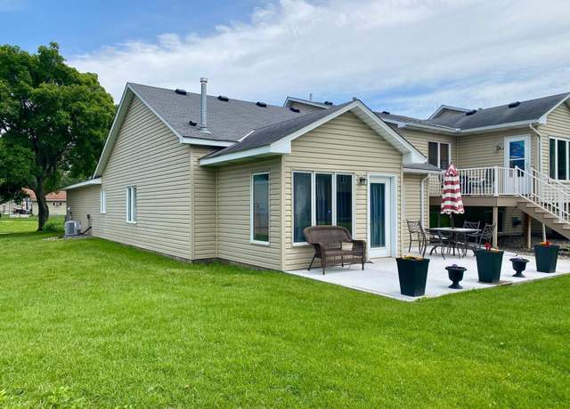 Property at 6333 Vera Cruz Ln N, Brooklyn Park, MN 55429, 2 beds, 1 bath