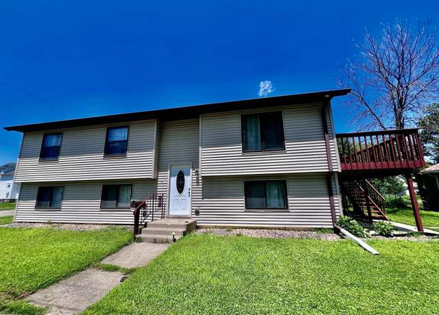 Property at 1301 6th Ave NE, Austin, MN 55912, 6 beds, 2 baths