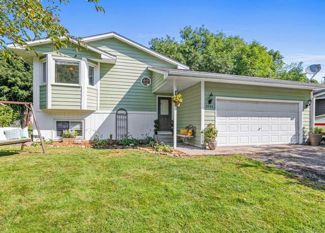 Property at 2741 Oakview Ln, Monticello, MN 55362, 3 beds, 2 baths