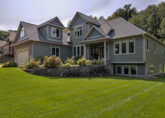 Property at 4616 Oakwood Hills Pkwy, Eau Claire, WI 54701, 4 beds, 5 baths