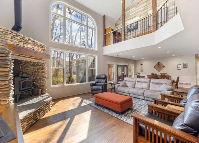 Property at 701 Chalupsky Ave SE, New Prague, MN 56071, 5 beds, 3 baths