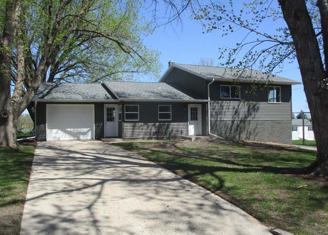 Property at 53 Eastview Dr, Hancock, MN 56244, 4 beds, 3 baths