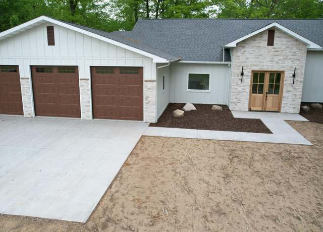 Property at 20482 Lord Rd, Center Twp, MN 56465, 4 beds, 3 baths