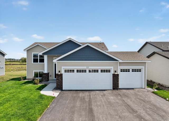 Property at 812 Erickson Ln, Buffalo, MN 55313, 5 beds, 2 baths
