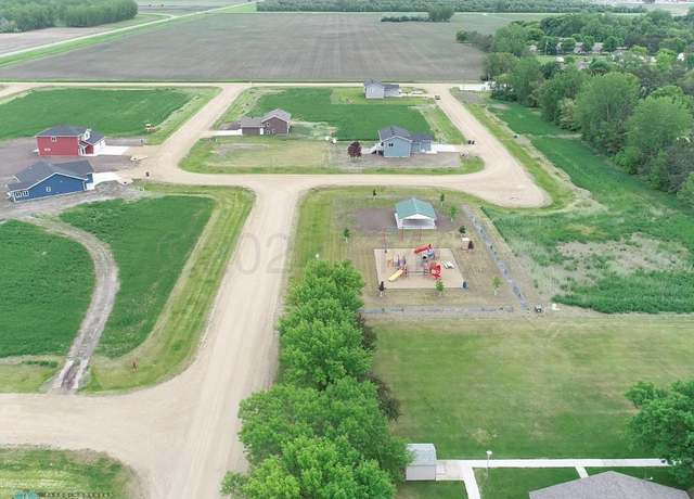Property at 303 Pine Dr, Hankinson, ND 58041