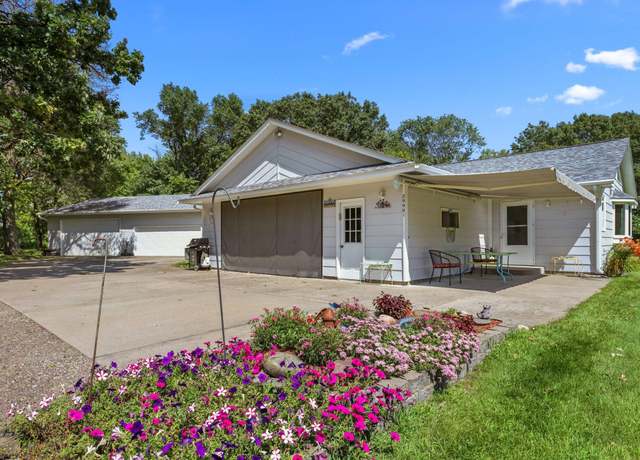 Property at 20061 Flintwood St NW, Oak Grove, MN 55011, 2 beds, 1 bath