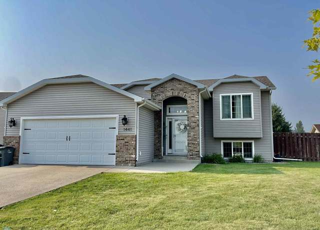 Property at 1441 41st Ave S, Moorhead, MN 56560, 4 beds, 3 baths