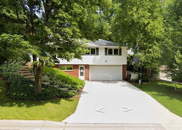 Property at 2046 Marion St, Roseville, MN 55113, 3 beds, 3 baths