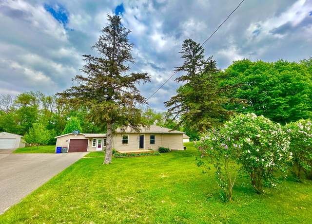 Property at 1789 Glynview Trl, Faribault, MN 55021, 4 beds, 2 baths