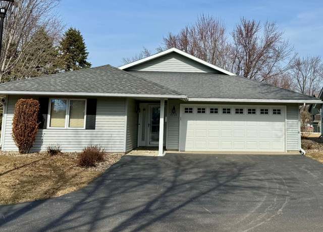 Property at 2721 15th St N, Saint Cloud, MN 56303, 3 beds, 2 baths