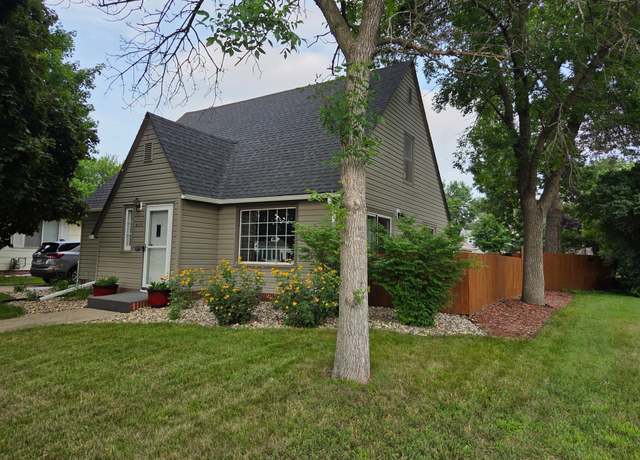 Property at 617 S Hiawatha Ave, Pipestone, MN 56164, 4 beds, 2 baths