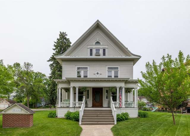Property at 1100 3rd Ave S, Fargo, ND 58103, 7 beds, 5 baths