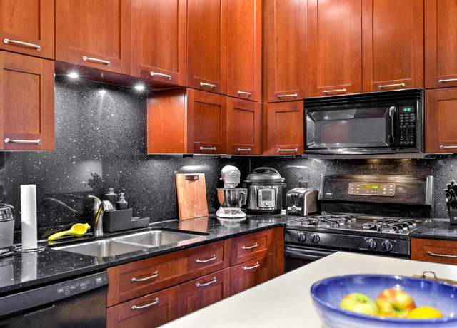 Property at 11 S 12th St #402, Minneapolis, MN 55403, 2 beds, 2 baths