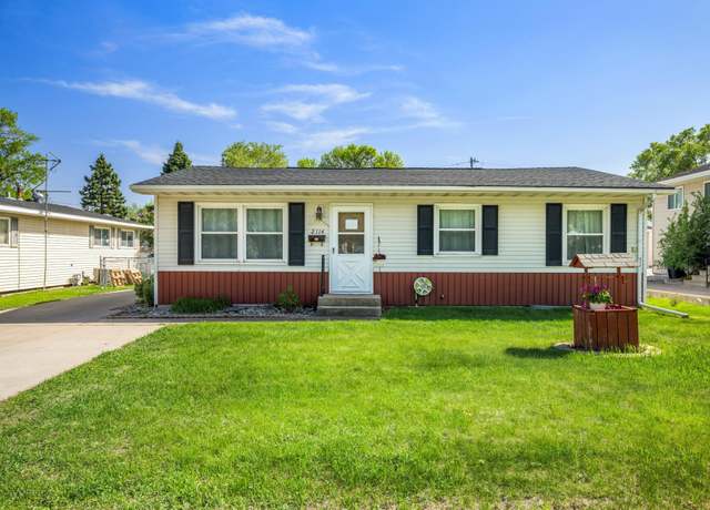 Property at 2114 5th Ave S, Fargo, ND 58103, 3 beds, 1 bath