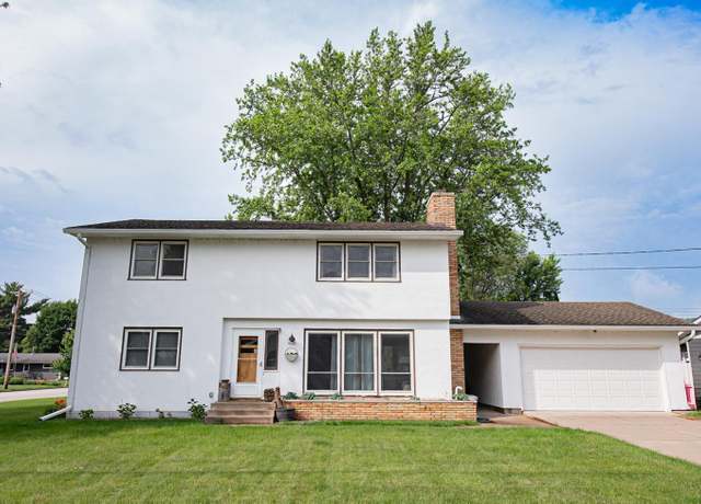 Property at 4419 W 7th St, Goodview, MN 55987, 5 beds, 2 baths
