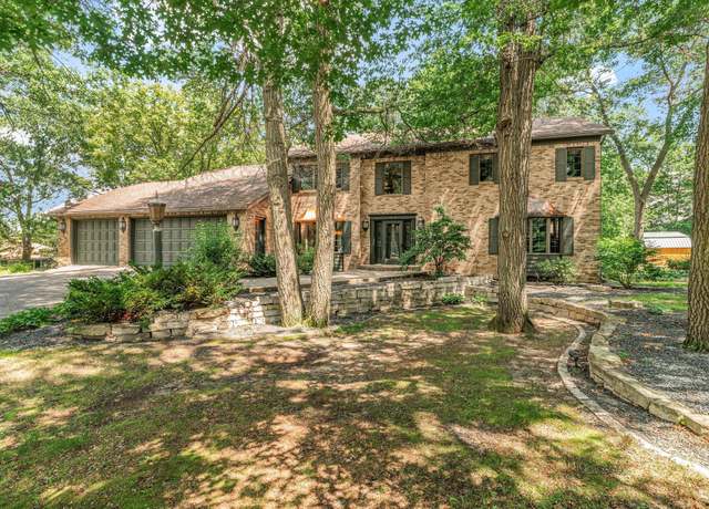 Property at 1612 Patricia Dr, Saint Cloud, MN 56301, 5 beds, 5 baths