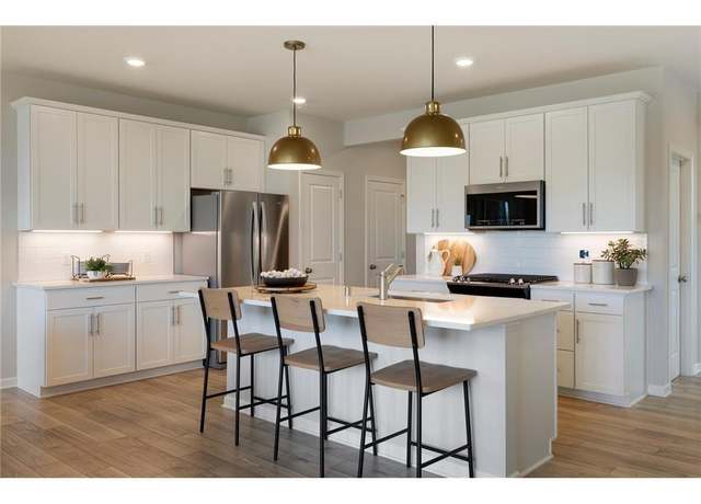 Property at 17935 Genoa Dr, Lakeville, MN 55044, 3 beds, 3 baths