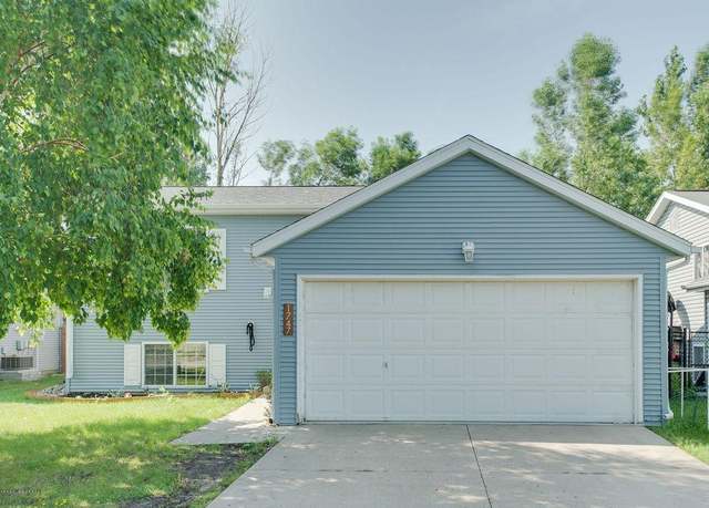 Property at 1747 Huntington Dr, West Fargo, ND 58078, 3 beds, 2 baths
