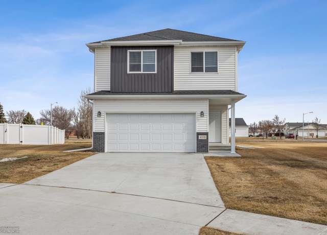 Property at 4518 13th St S, Moorhead, MN 56560, 3 beds, 2 baths
