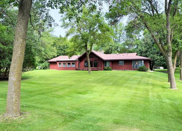 Property at 1407 Westwood Ct NW, Willmar, MN 56201, 3 beds, 3 baths