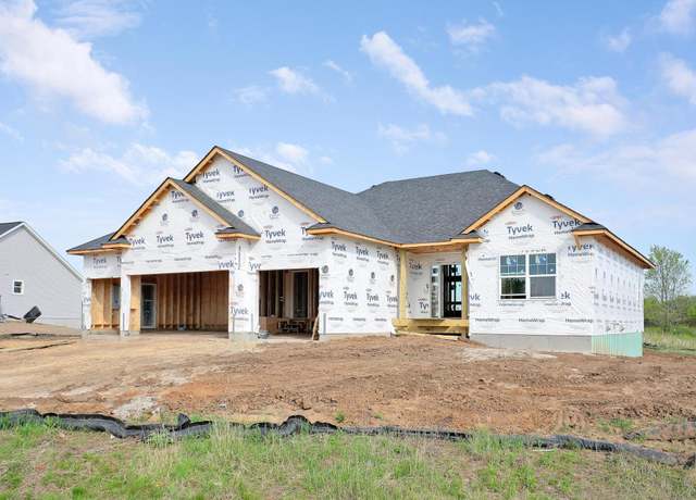 Property at 416 Moelter Ln, Hudson, WI 54016, 4 beds, 3 baths